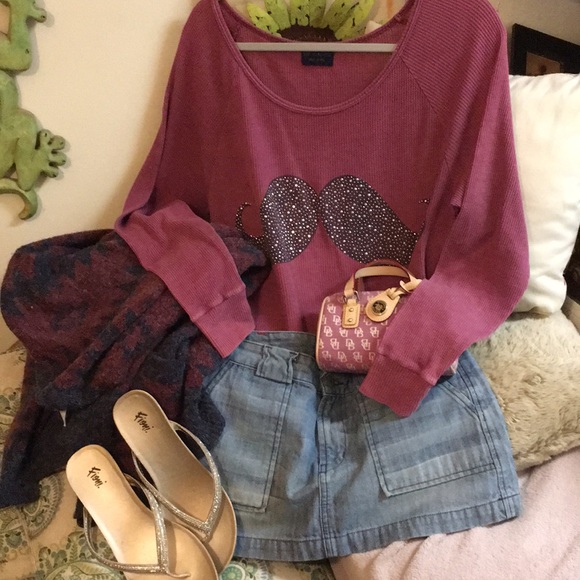 Clas-sic Tops - So Cute On! The Clas-sic Long Sleeve Mustache Top!